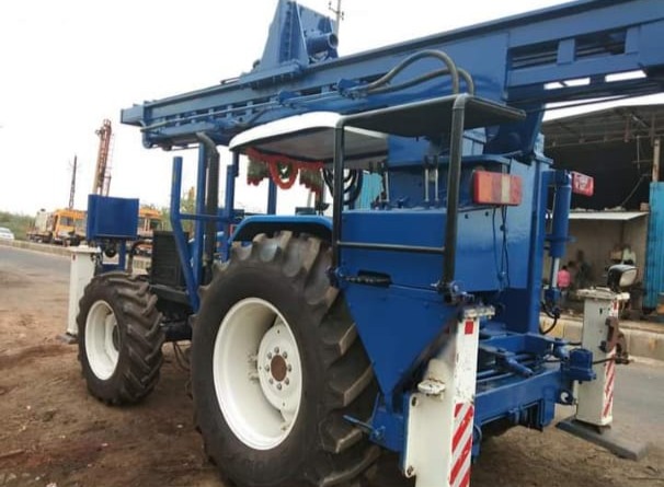 Tractor Mounted Drilling Rig photo 2